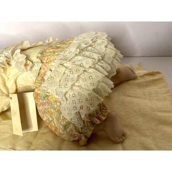 Yolanda's Picture Perfect Babies Collection "Lisa" Vintge Doll 1990 Original Box - Picture 2 of 12